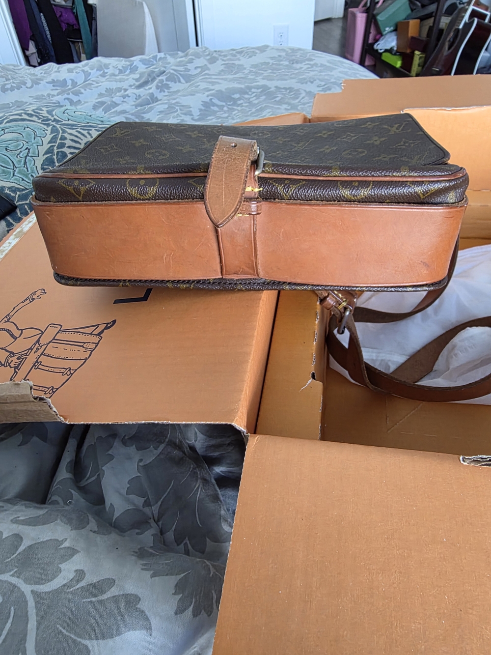 Louis Vuitton Monogram Saddle Crossbody in Brown and Tan Leather - Picture 7 of 16